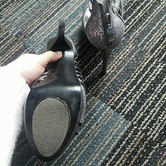 Guess Silver Heals - Picture 3 of 3